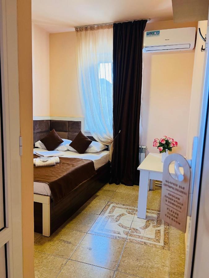 Marnar Hotel エレバン エクステリア 写真