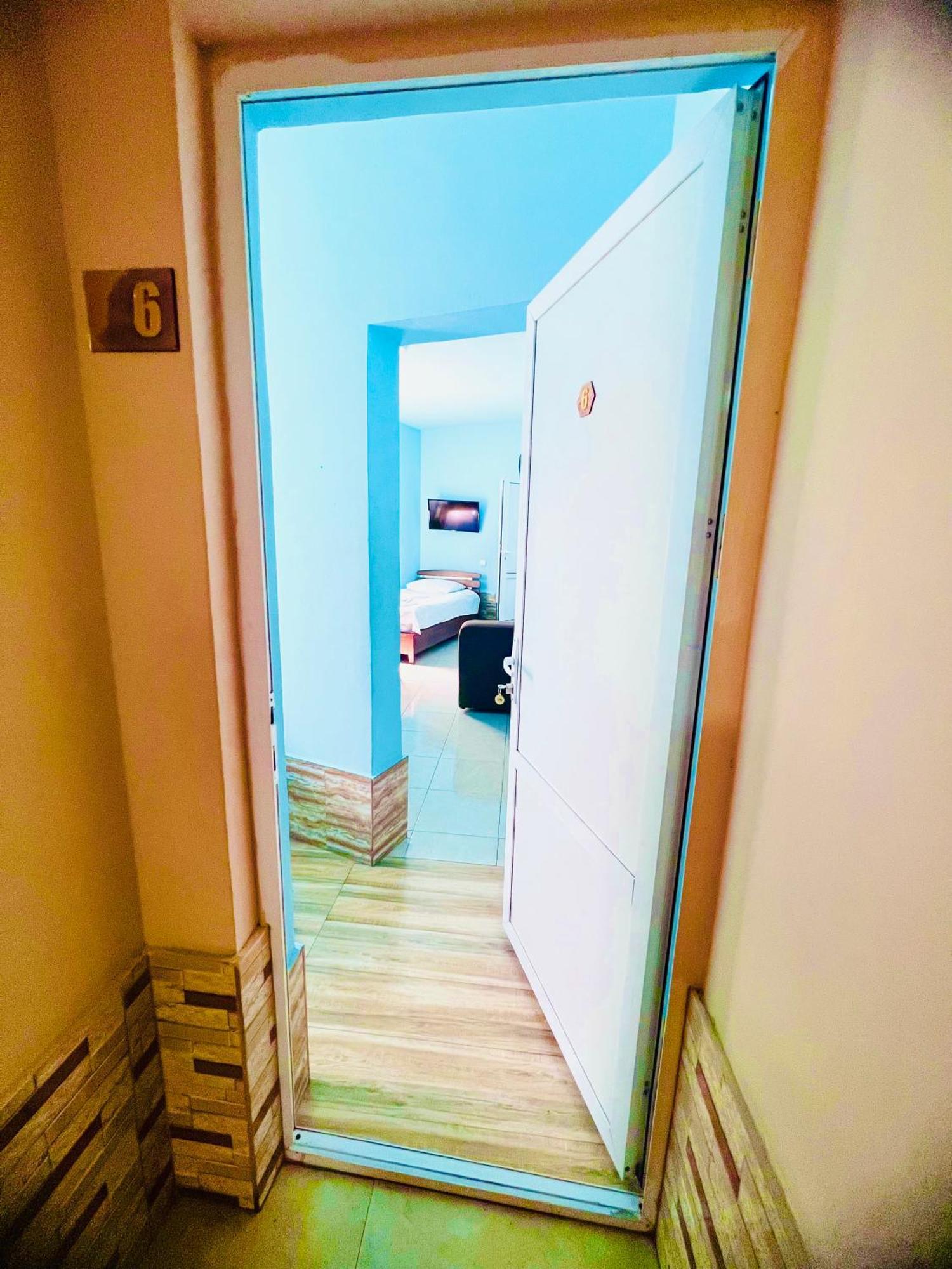 Marnar Hotel エレバン エクステリア 写真
