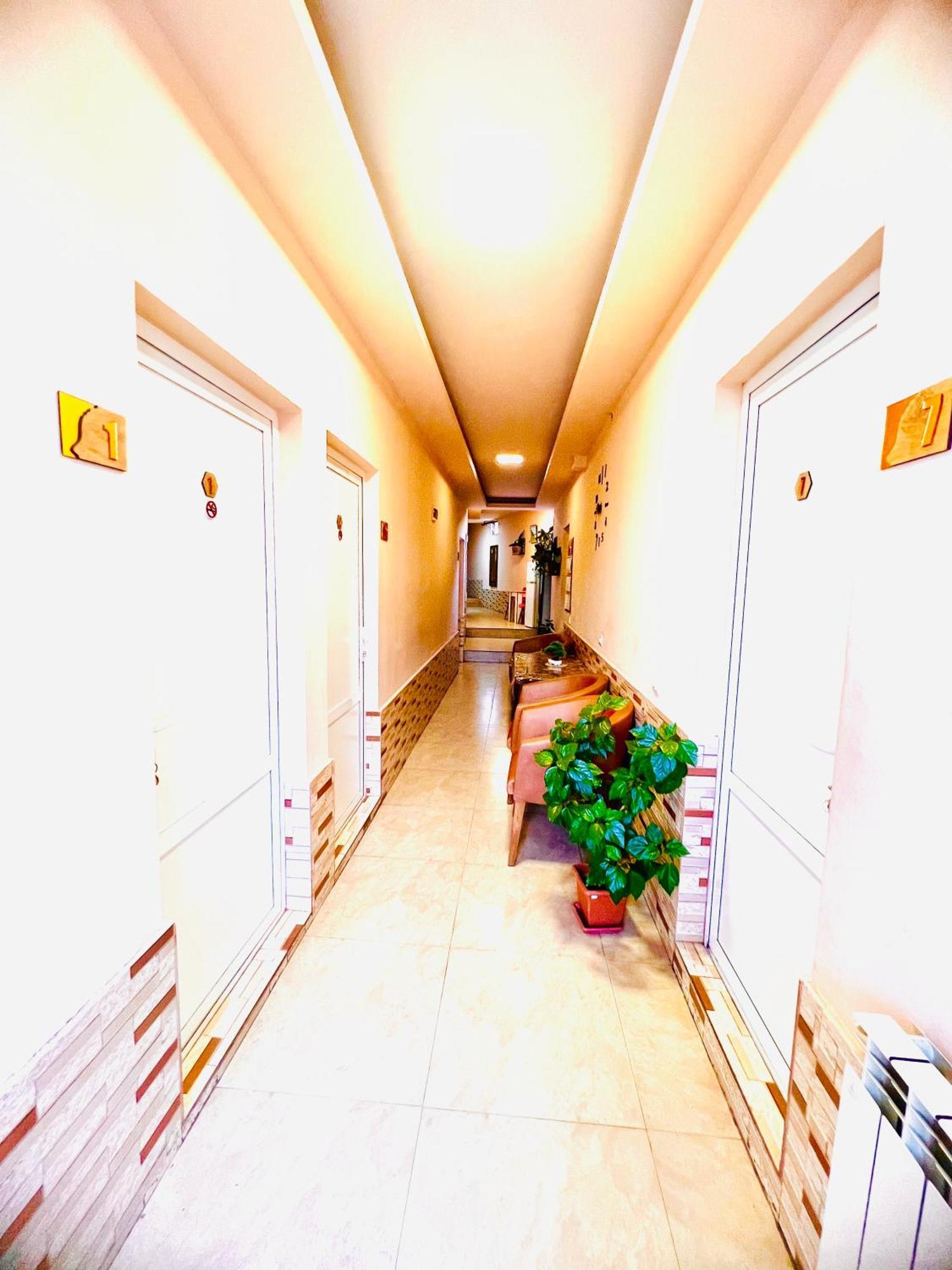 Marnar Hotel エレバン エクステリア 写真