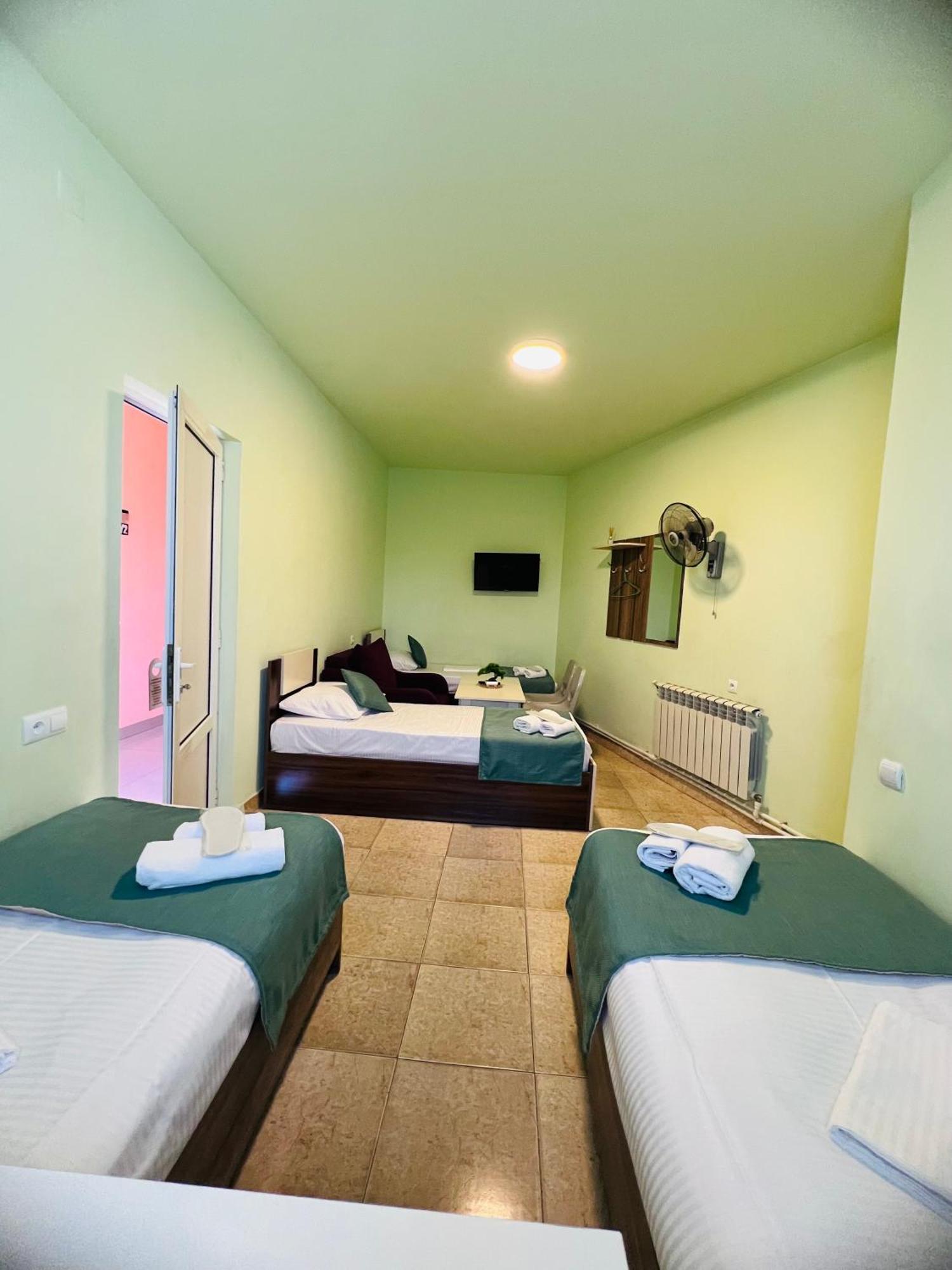 Marnar Hotel エレバン エクステリア 写真