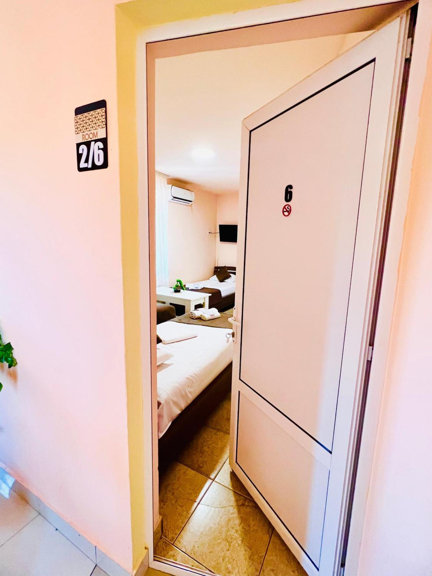 Marnar Hotel エレバン エクステリア 写真