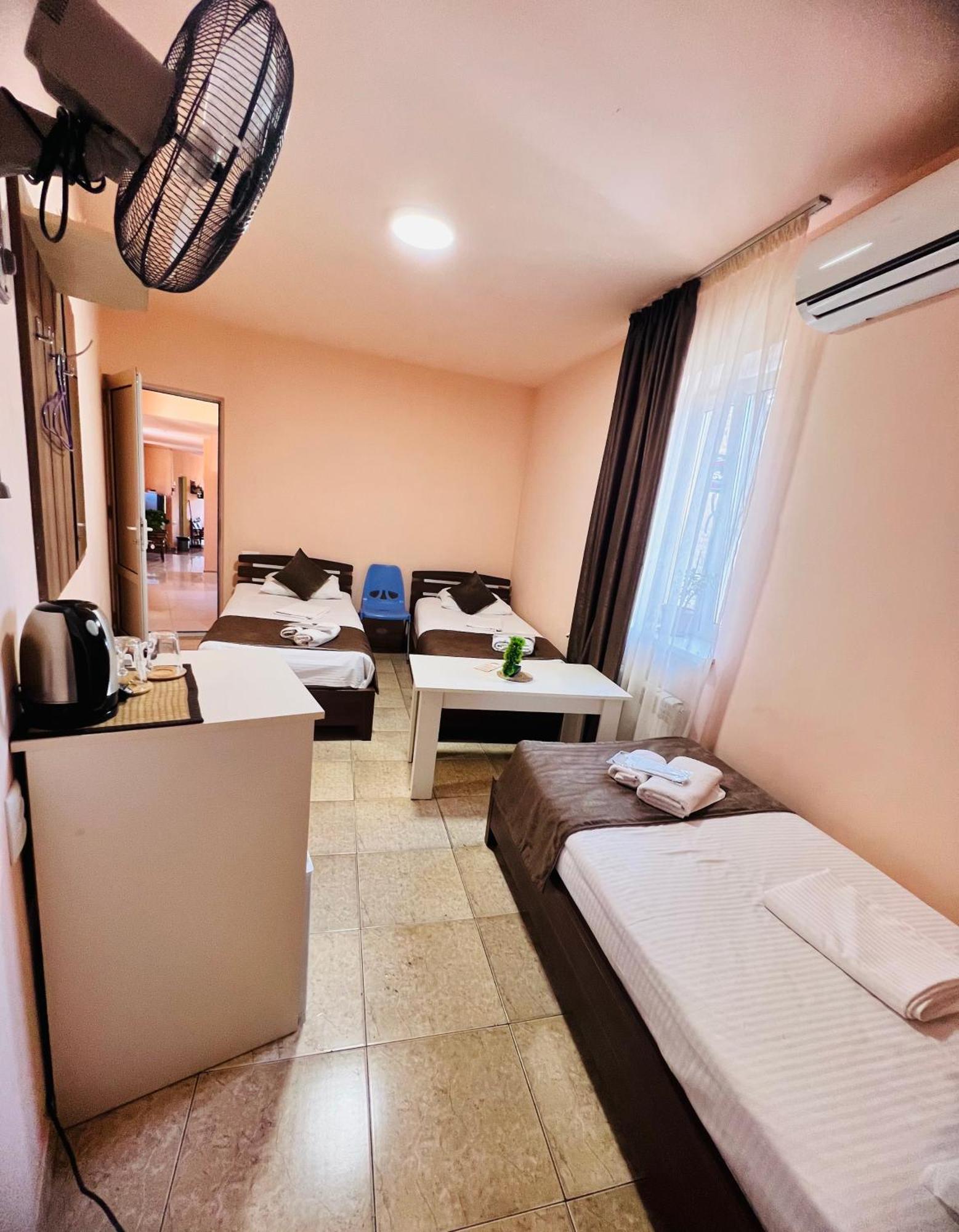 Marnar Hotel エレバン エクステリア 写真
