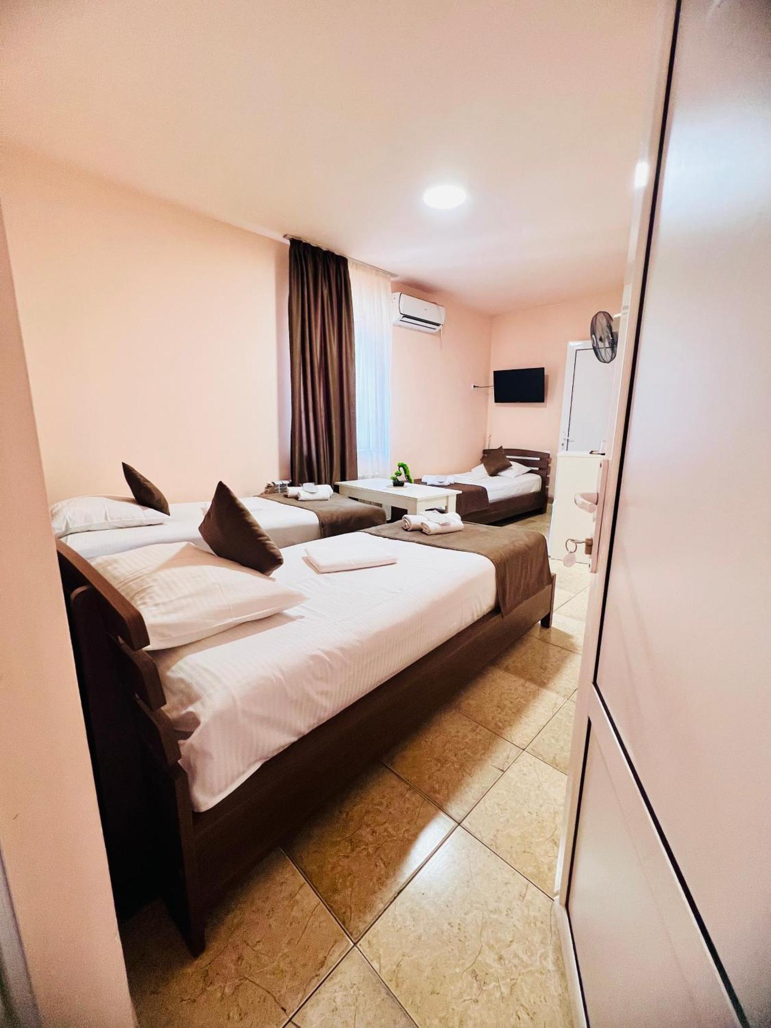 Marnar Hotel エレバン エクステリア 写真